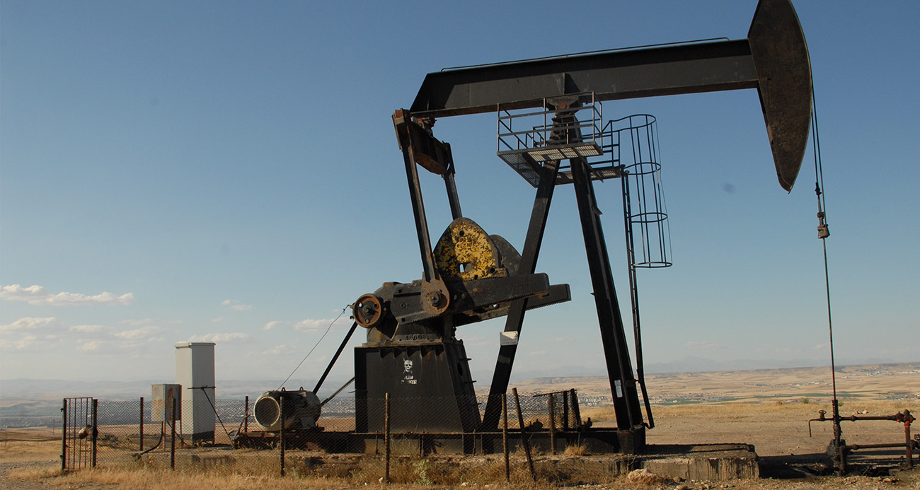 BRENT PETROL 100 DOLARIN ALTINA GERİLEDİ 