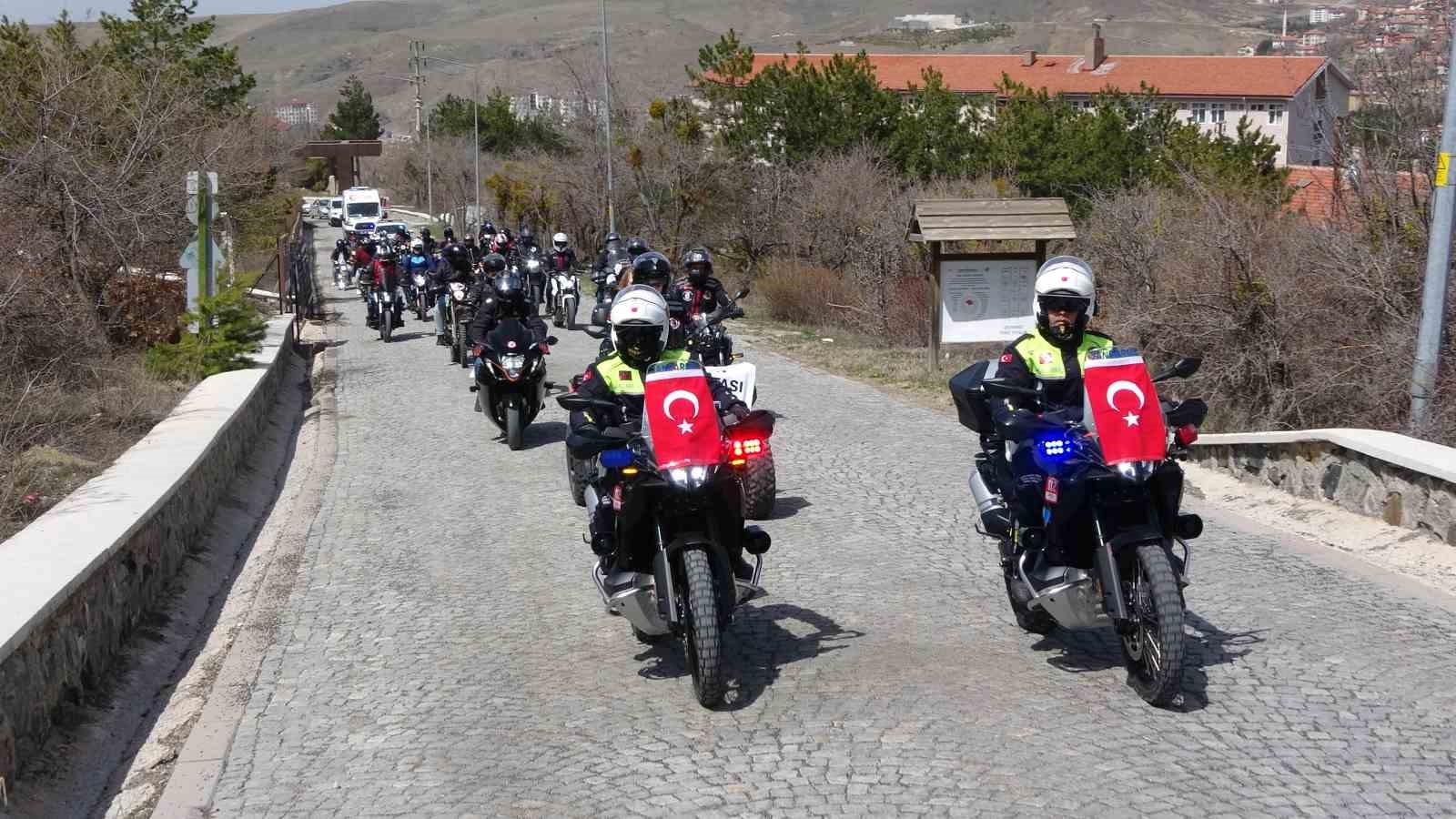 MOTOSİKLET TUTKUNLARI ÇAMLIK MİLLİ PARKI’NDA BULUŞTU