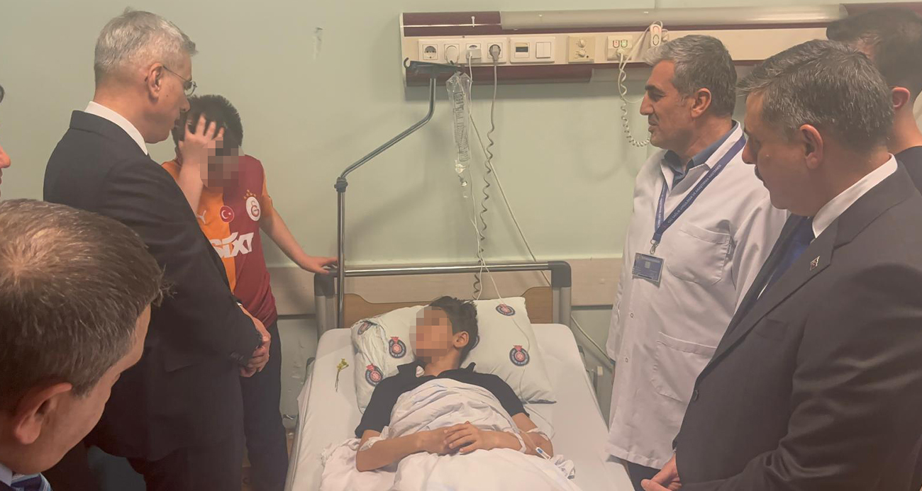 BAKANLAR YARALI ÖĞRENCİLERİ ZİYARET ETTİ