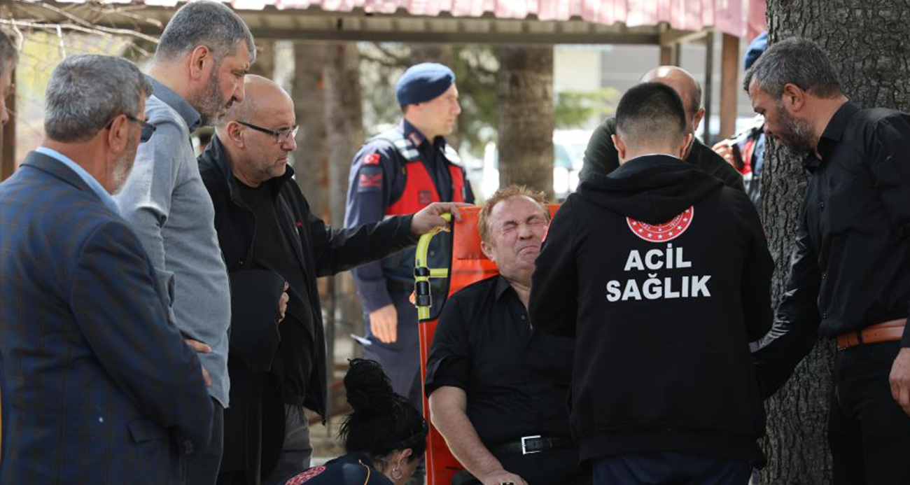EŞİNİN CENAZESİNDE FENALAŞTI, SAĞLIKÇILAR MÜDAHALE ETTİ