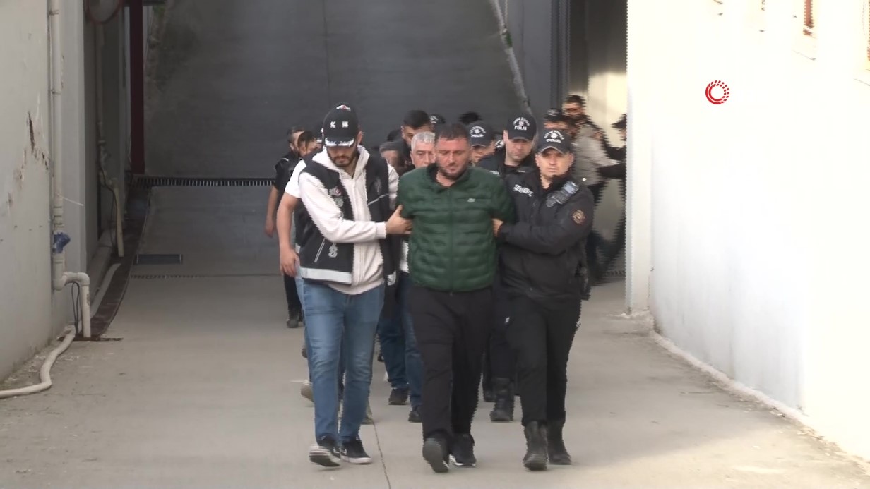 &QUOT;BAYĞARALAR&QUOT; SUÇ ÖRGÜTÜ OPERASYONUNDA 216 ŞÜPHELİ VE 5 SUÇA SÜRÜKLENEN ÇOCUK TUTUKLANDI 