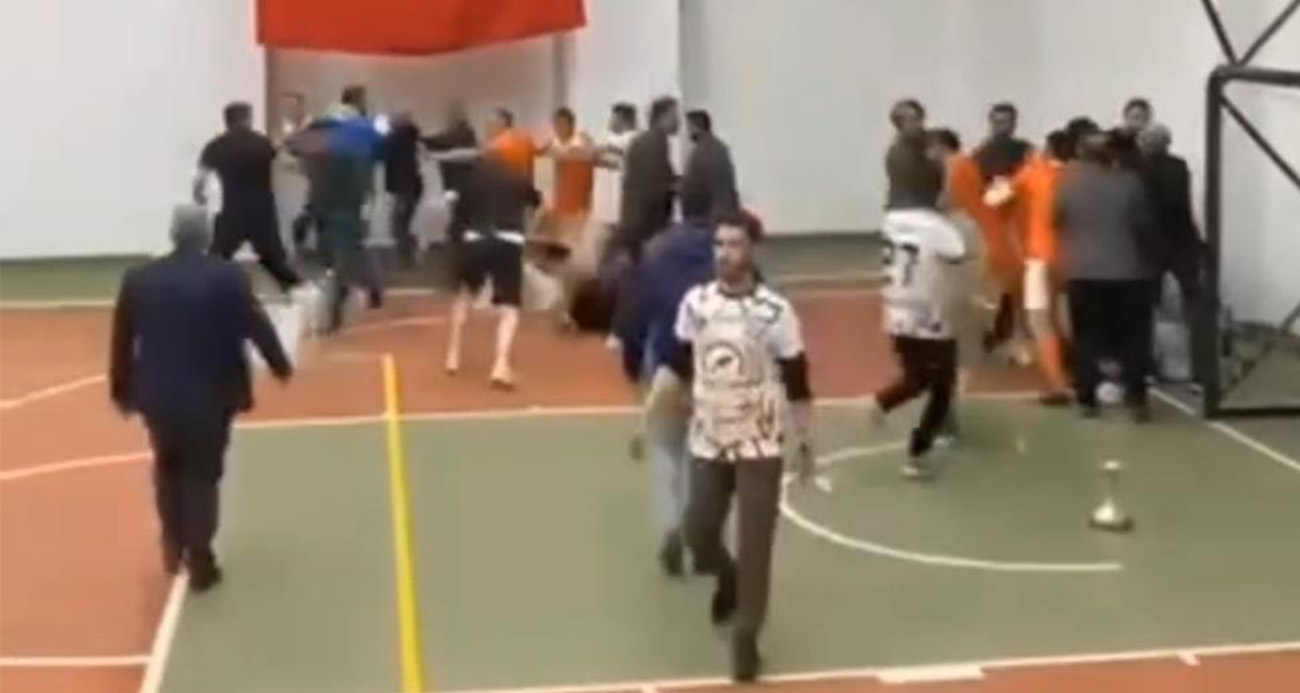 VOLEYBOL TURNUVASINDA 6 ÖĞRETMEN DARP EDİLDİ 