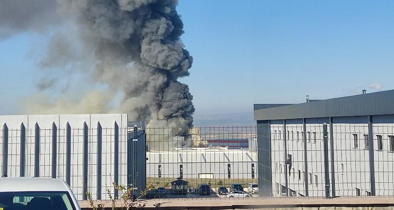 ANKARA’DA BİR FABRİKADA YANGIN ÇIKTI 