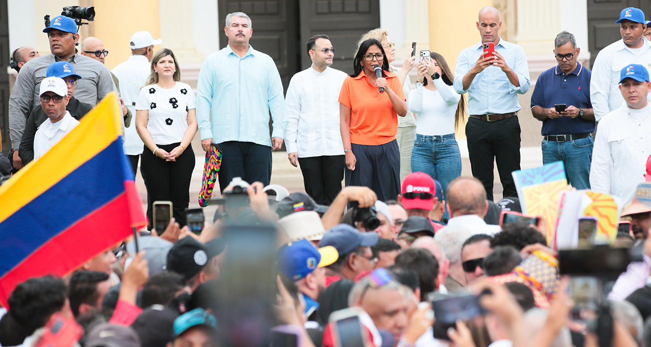 VENEZUELALILAR ABD YAPTIRIMLARININ KALDIRILMASI İÇİN YÜRÜYÜŞ BAŞLATTI 