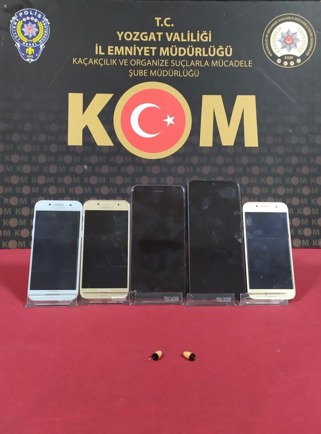 EHLİYET SINAVINDA USULSÜZLÜK YAPAN 4 ŞÜPHELİ YAKALANDI 