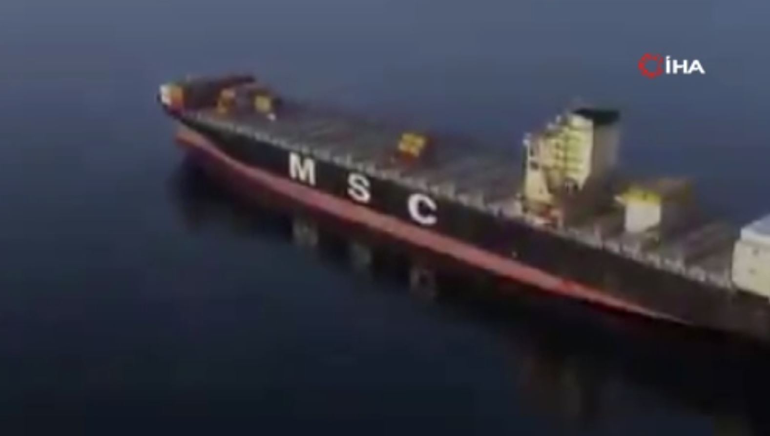 İRAN, HÜRMÜZ BOĞAZI’NDA 2 GEMİYE EL KOYDUĞU OPERASYONUN GÖRÜNTÜLERİNİ YAYINLADI 