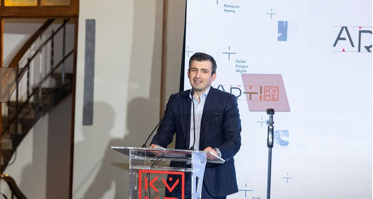 KÜME MÜTEVELLİ HEYETİ BAŞKANI SELÇUK BAYRAKTAR: &QUOT;MEDENİYET MÜCADELEMİZİ SANATIN AYDINLIĞIYLA YENİ BİR MENZİLE ULAŞTIRIYORUZ&QUOT; 