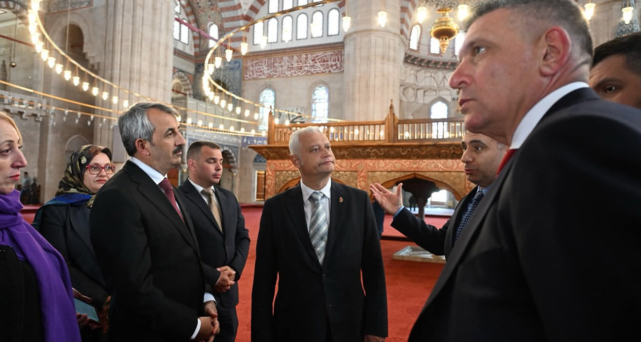 BULGARİSTAN İÇİŞLERİ BAKANI EMİL DACHEV SELİMİYE CAMİİ’NE HAYRAN KALDI 