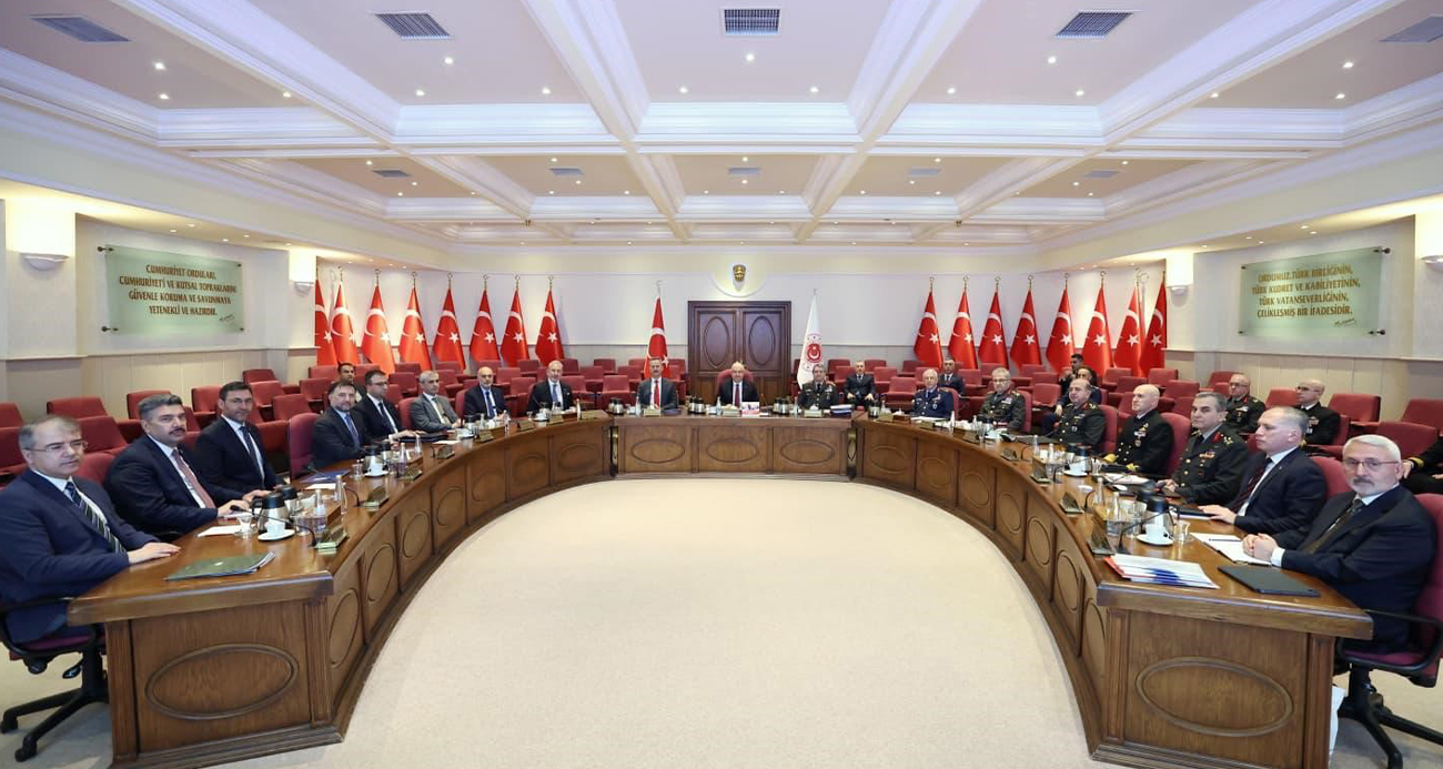 MİLLİ SAVUNMA BAKANLIĞINDA &QUOT;SAVUNMA SANAYİİ&QUOT; TOPLANTISI 