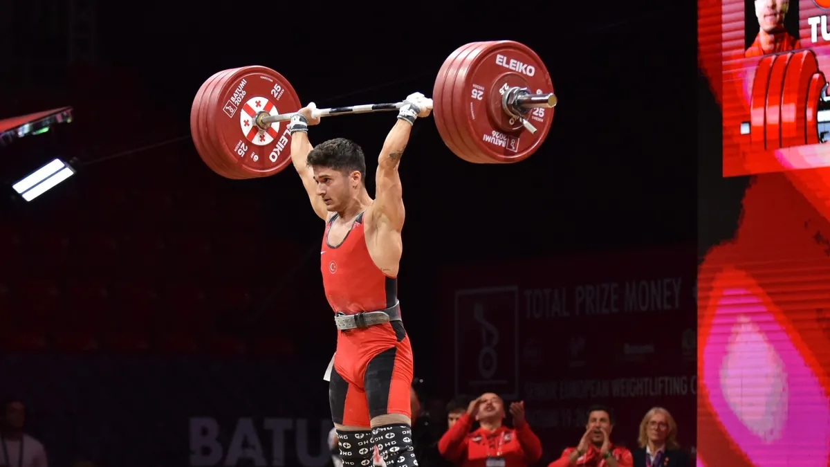 YOZGAT’IN GURURU MİLLİ HALTERCİMİZ GÜRCİSTANDA  AYYILDIZLI BAYRAĞIMIZI DALGALANDIRDI