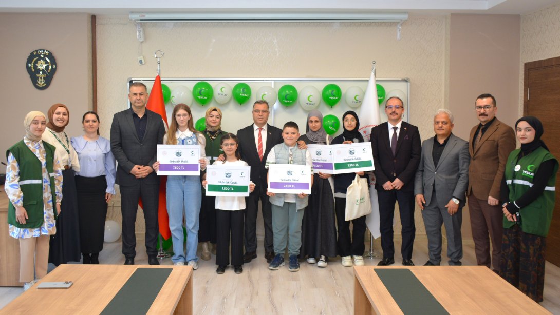 YETENEK YARIŞMASINDA DERECEYE GİREN ÖĞRENCİLER ÖDÜLLENDİRİLDİ