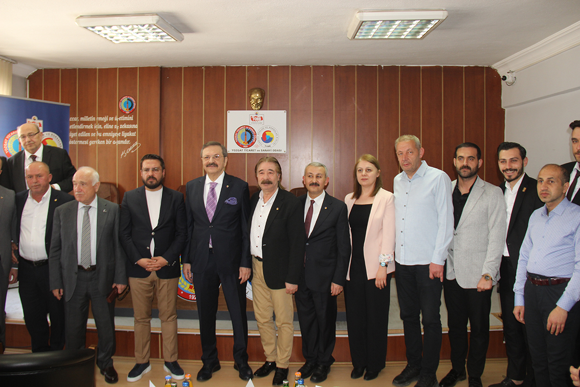 CEMİL ÇİÇEKLE KENTİMİZE  GELEN HİSARCIKLIOĞLU : YOZGAT’IN POTANSİYELİ BÜYÜK