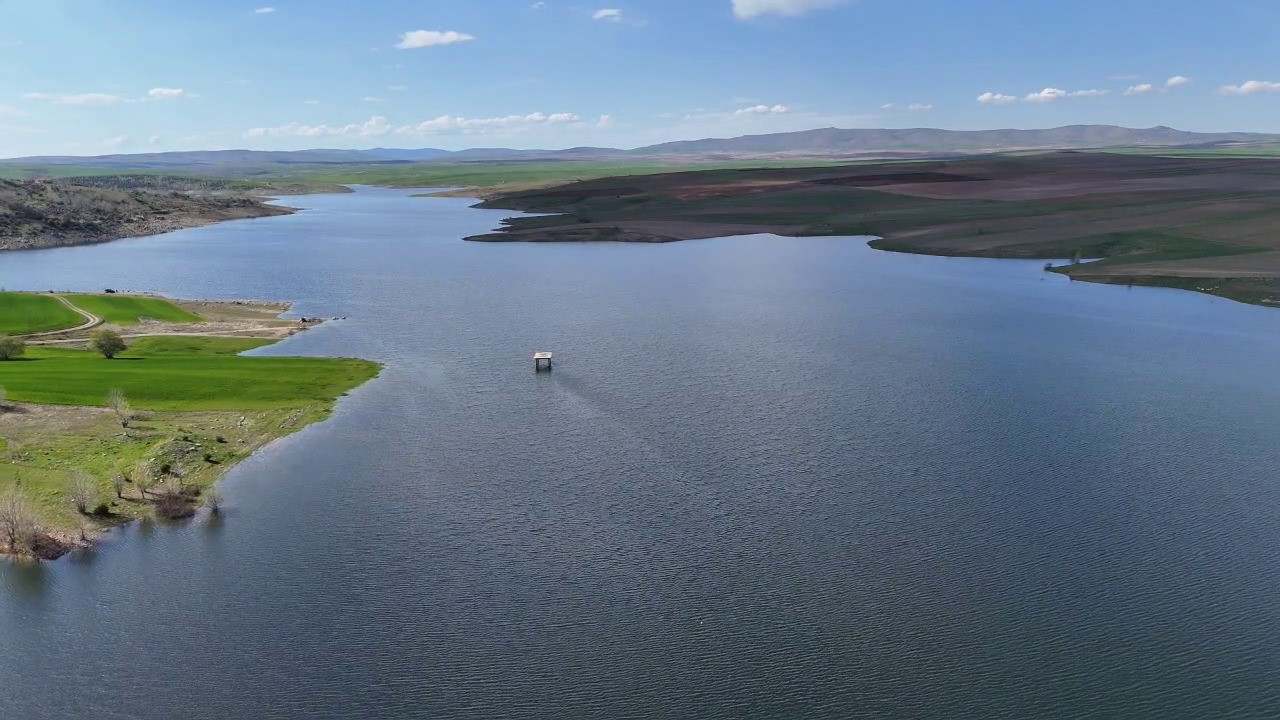 GELİNGÜLLÜ BARAJI BOL YAĞIŞLAR SONUCU MAVİ SULARINA KAVUŞTU