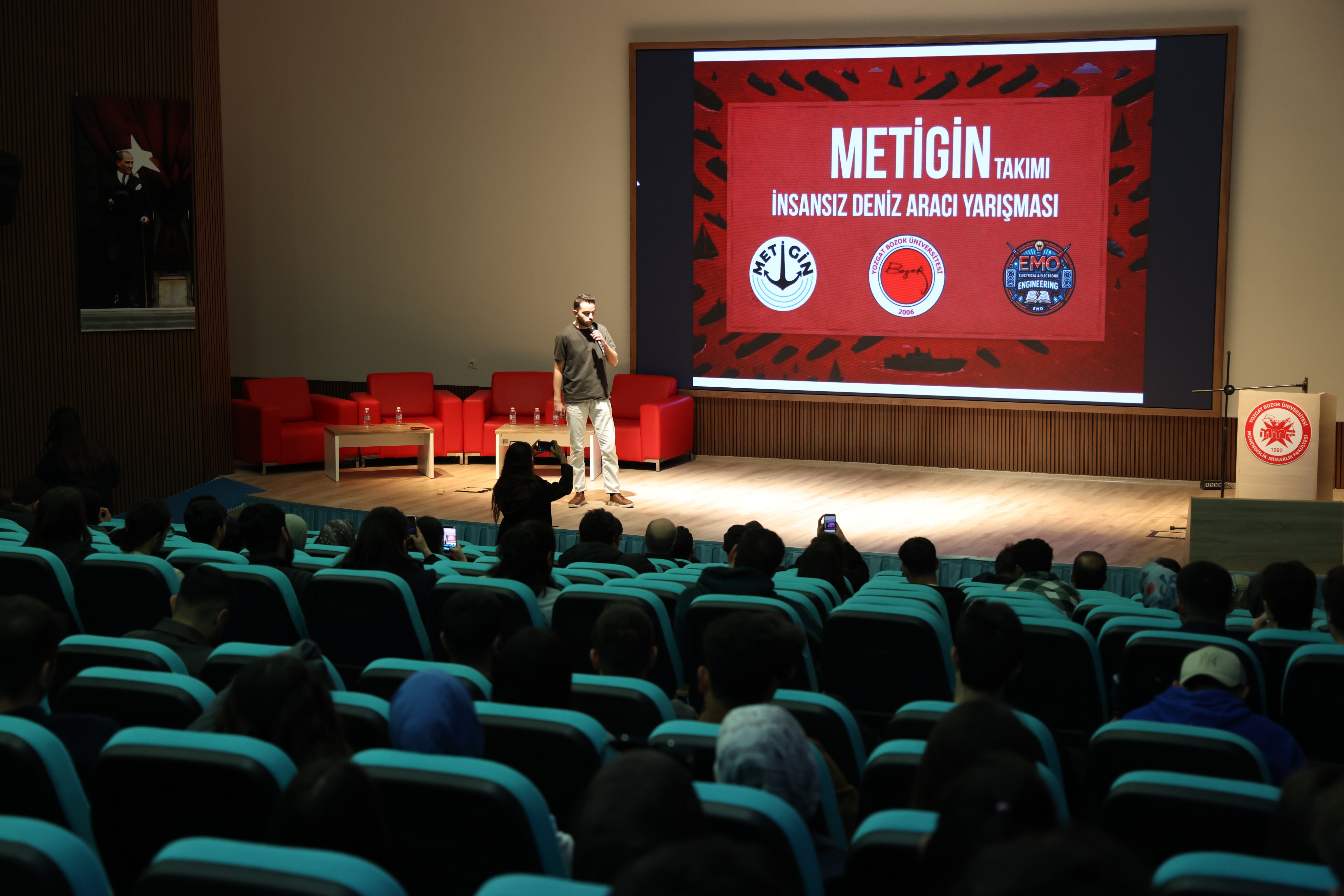 YOBÜ’DE DÜZENLENEN ÖĞRENCİ PANELİNE ÖĞRENCİLERDEN YOĞUN İLGİ