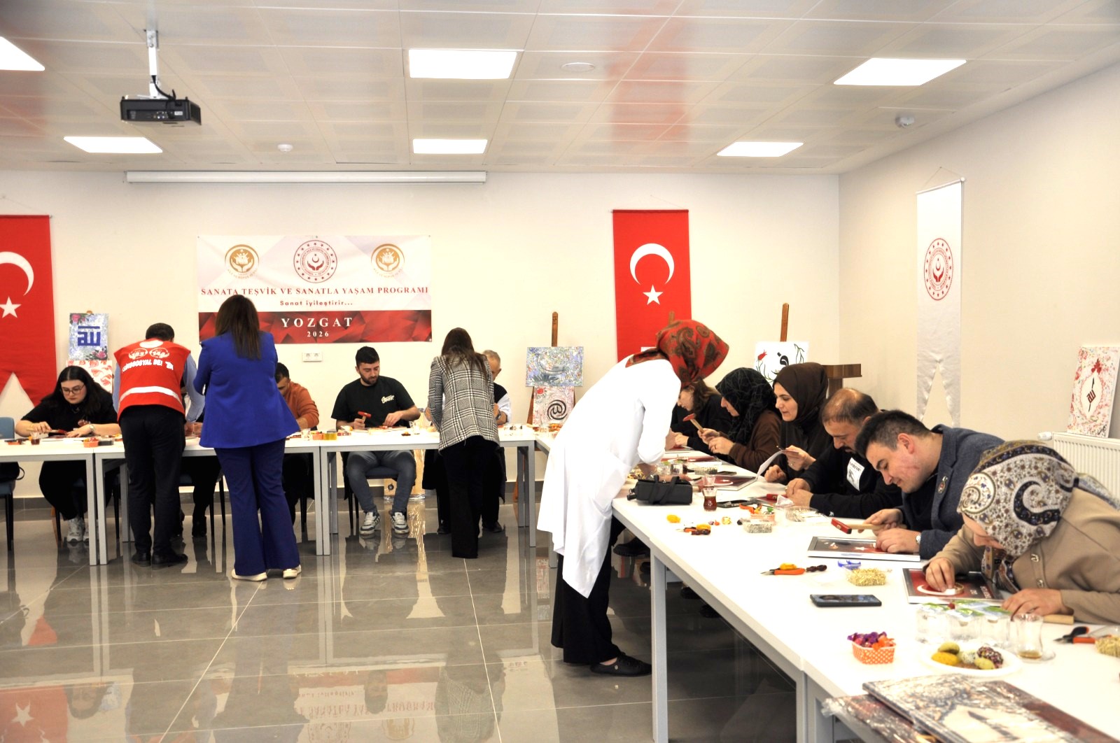 YOZGAT’TA FİLOGRAFİ KURSU ŞEHİT YAKINLARINA SANATSAL BECERİ KAZANDIRIYOR