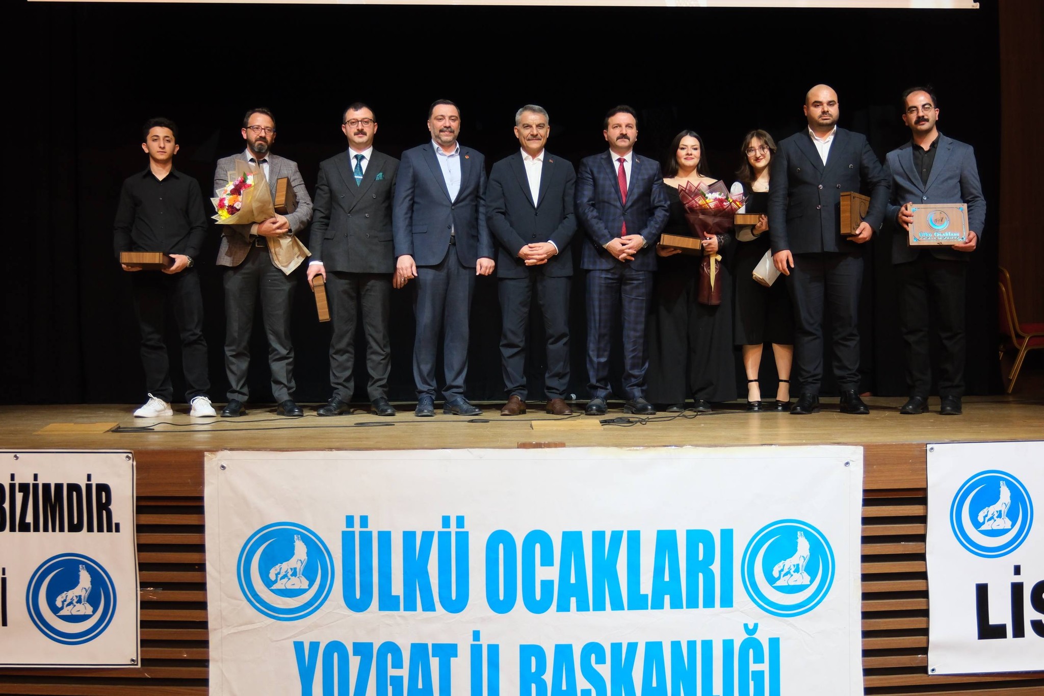VALİ ÖZKAN, 3 MAYIS GÜNÜNÜ ÜLKÜCÜLERLE BİRLİKTE KUTLADI