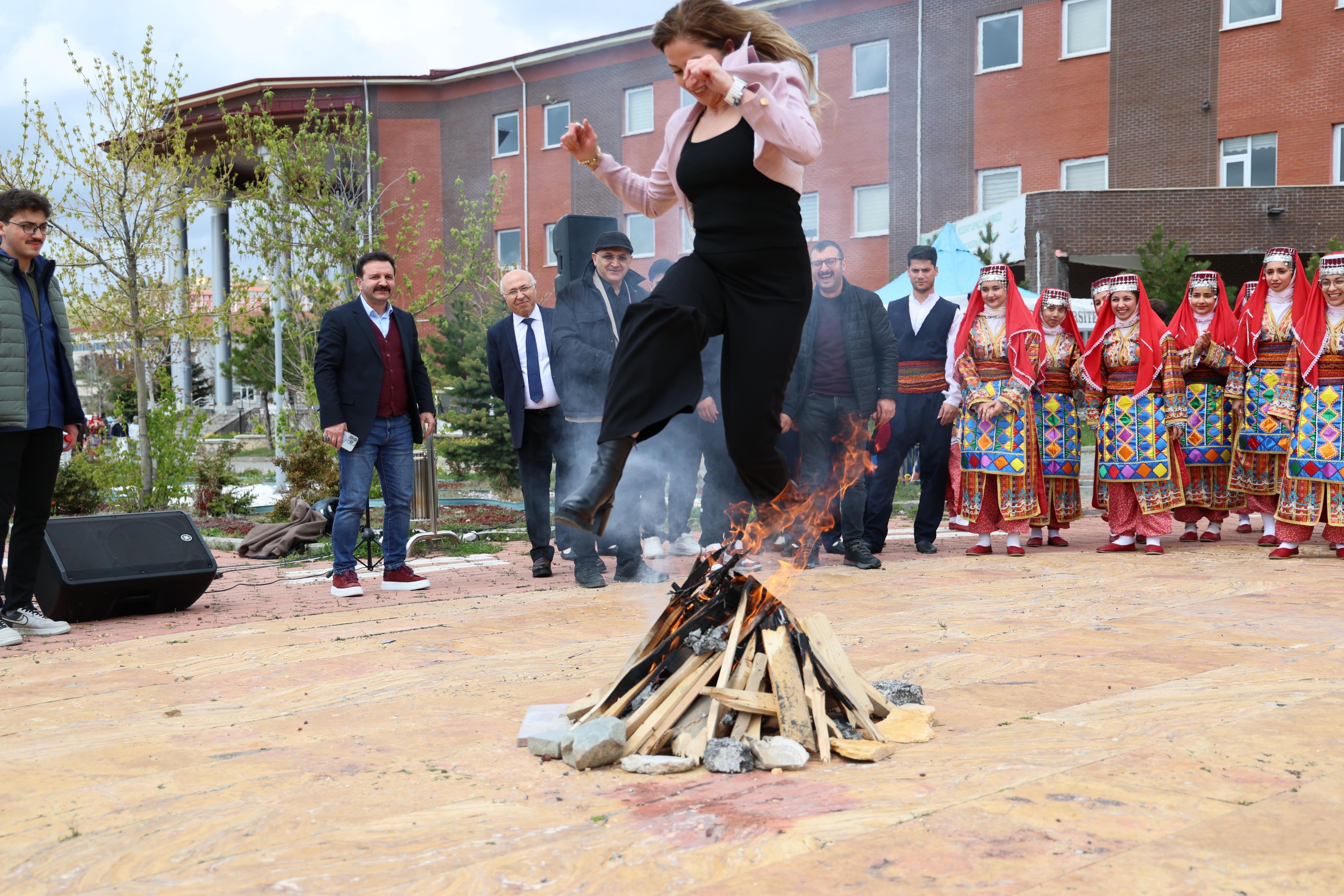 YOZGAT BOZOK ÜNİVERSİTESİNDE HIDIRELLEZ BAYRAMI COŞKUSU