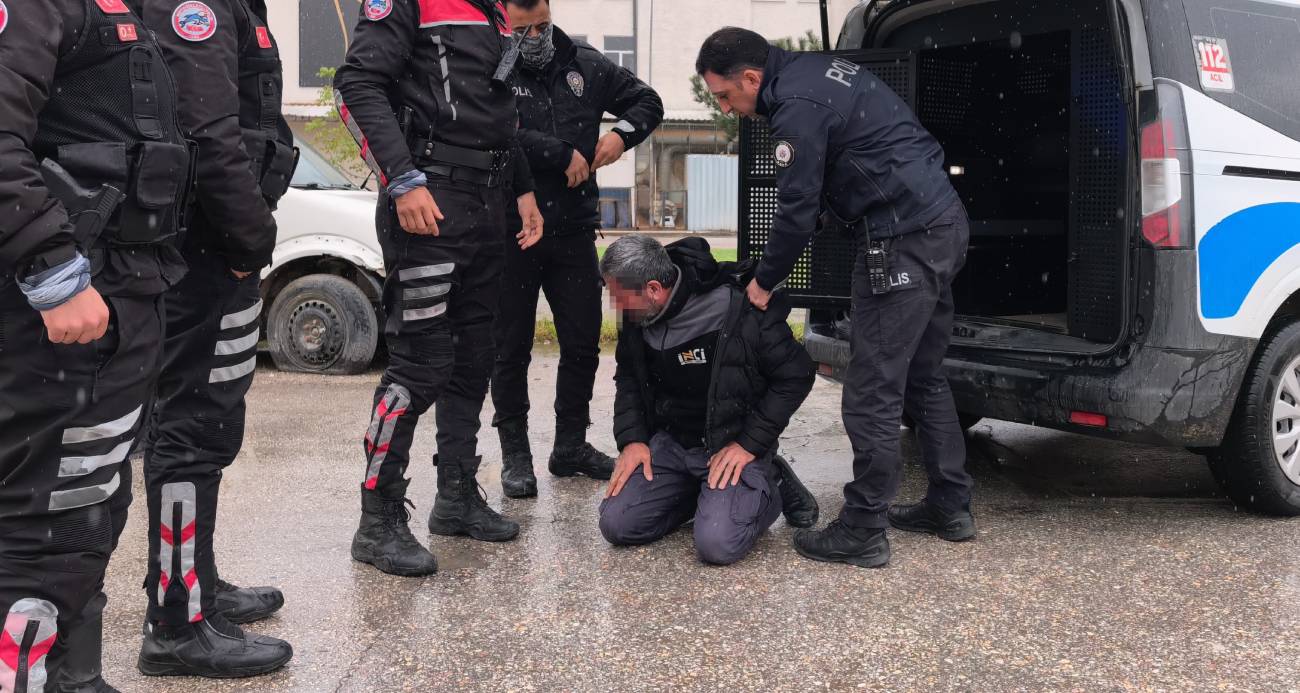 EHLİYETSİZ SÜRÜCÜ ZORLUK ÇIKARINCA BİBER GAZI YEDİ 