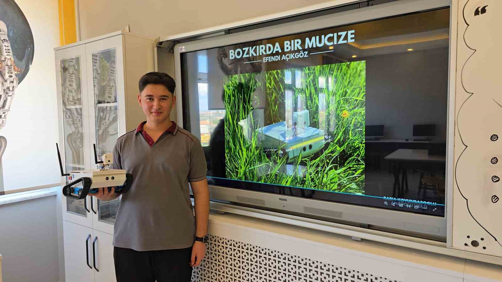 ANNESİ TASARIMLARINA ’ZIMBIRTI’ DEMİŞTİ, ŞİMDİ ULUSLARARASI SUNUMA HAZIRLANIYOR 