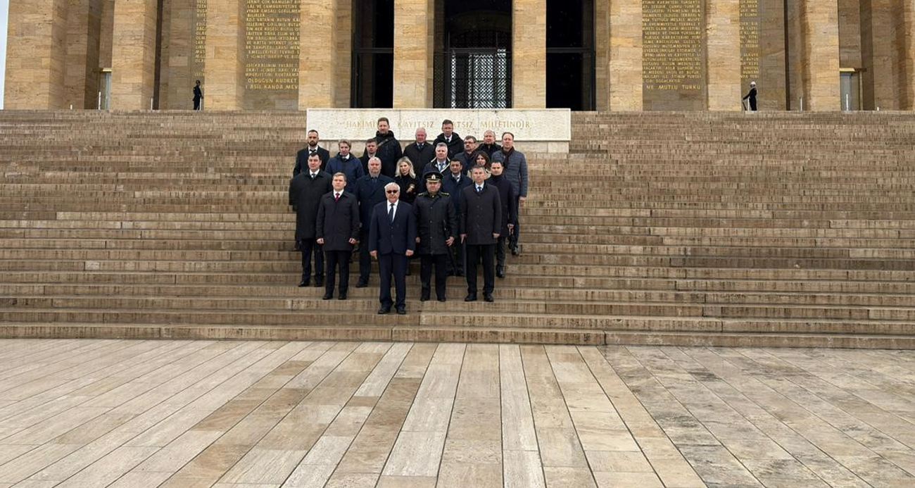 RUSYA’NIN ANKARA BÜYÜKELÇİSİ VERSHİNİN’DEN ANITKABİR’E ZİYARET 