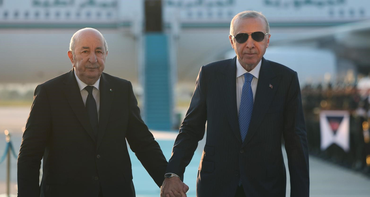 CUMHURBAŞKANI ERDOĞAN, CEZAYİR CUMHURBAŞKANI TEBBUN’U KARŞILADI 