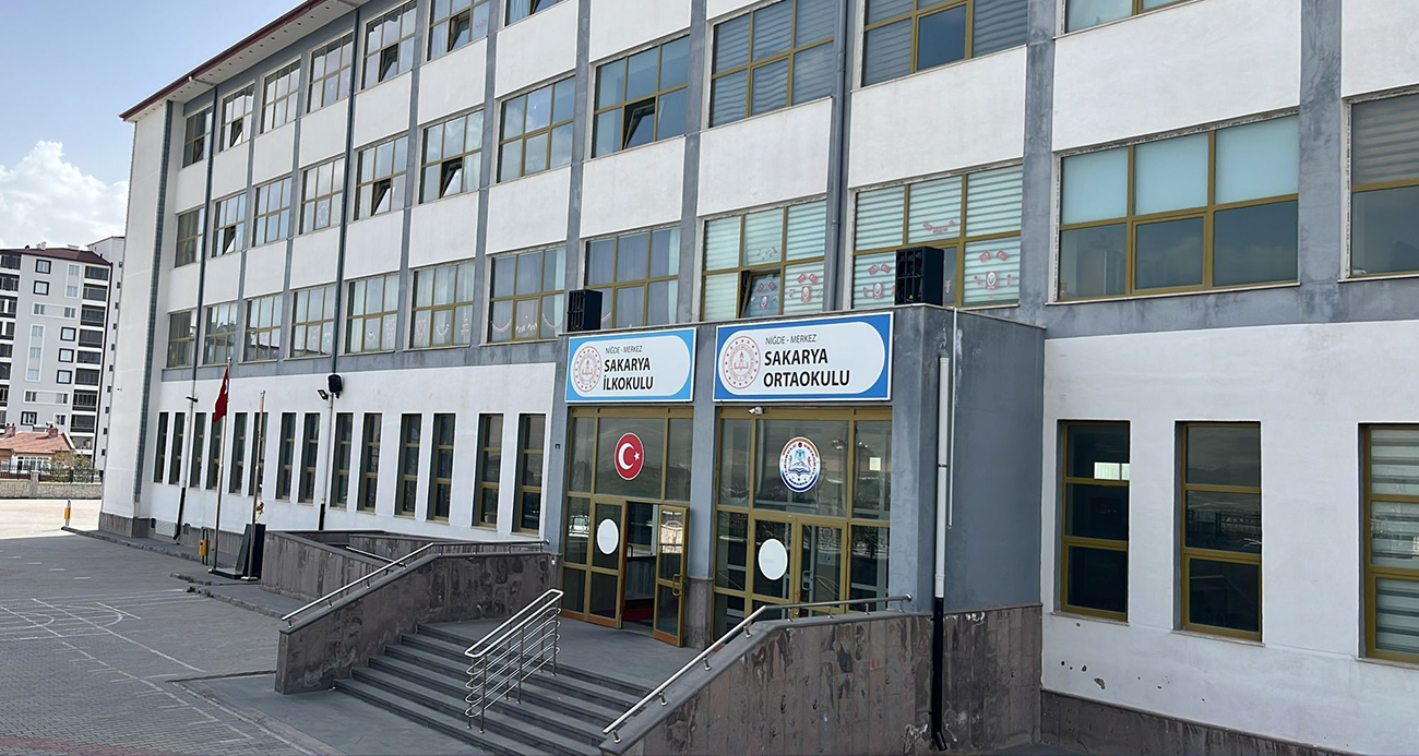NİĞDE’DE 27 ÖĞRENCİ YEDİKLERİ YEMEKTEN RAHATSIZLANDI 