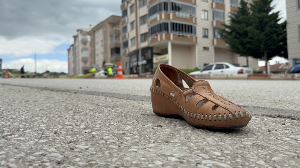 TOKAT’TA YOLUN KARŞISINA GEÇMEK İSTEYEN KADINA ALKOLLÜ SÜRÜCÜ ÇARPTI 