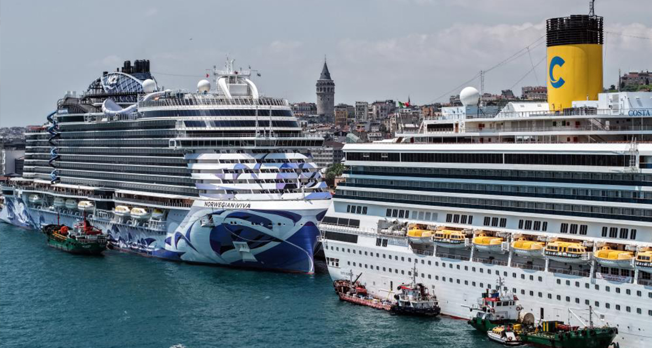 İSTANBUL’DA DEV KRUVAZİYER YOĞUNLUĞU HAVADAN GÖRÜNTÜLENDİ 