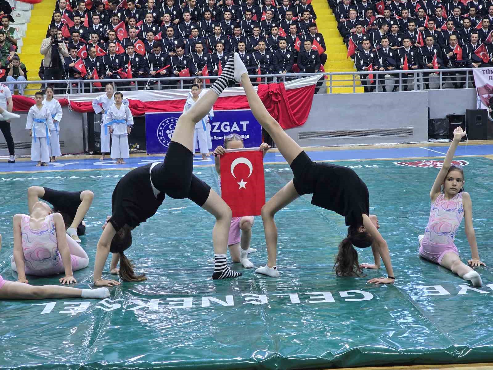 YOZGAT’TA 19 MAYIS GENÇLİK VE SPOR BAYRAMI ÇEŞİTLİ ETKİNLİKLERLE KUTLANDI