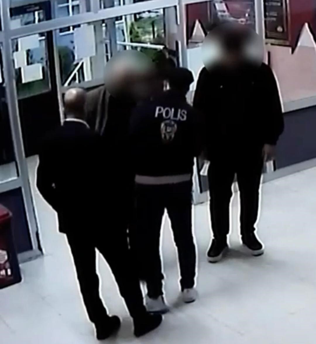 ÖZEL DÜZENEKLE EHLİYET SINAVIRA GİRMEYE HAZIRLANAN 2 KİŞİ YAKALANDI