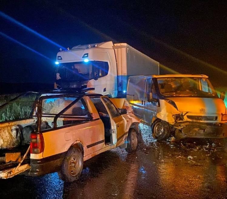 YOZGAT’TA PİKAP İLE MİNİBÜS ÇARPIŞTI: 1 KİŞİ HAYATINI KAYBETTİ