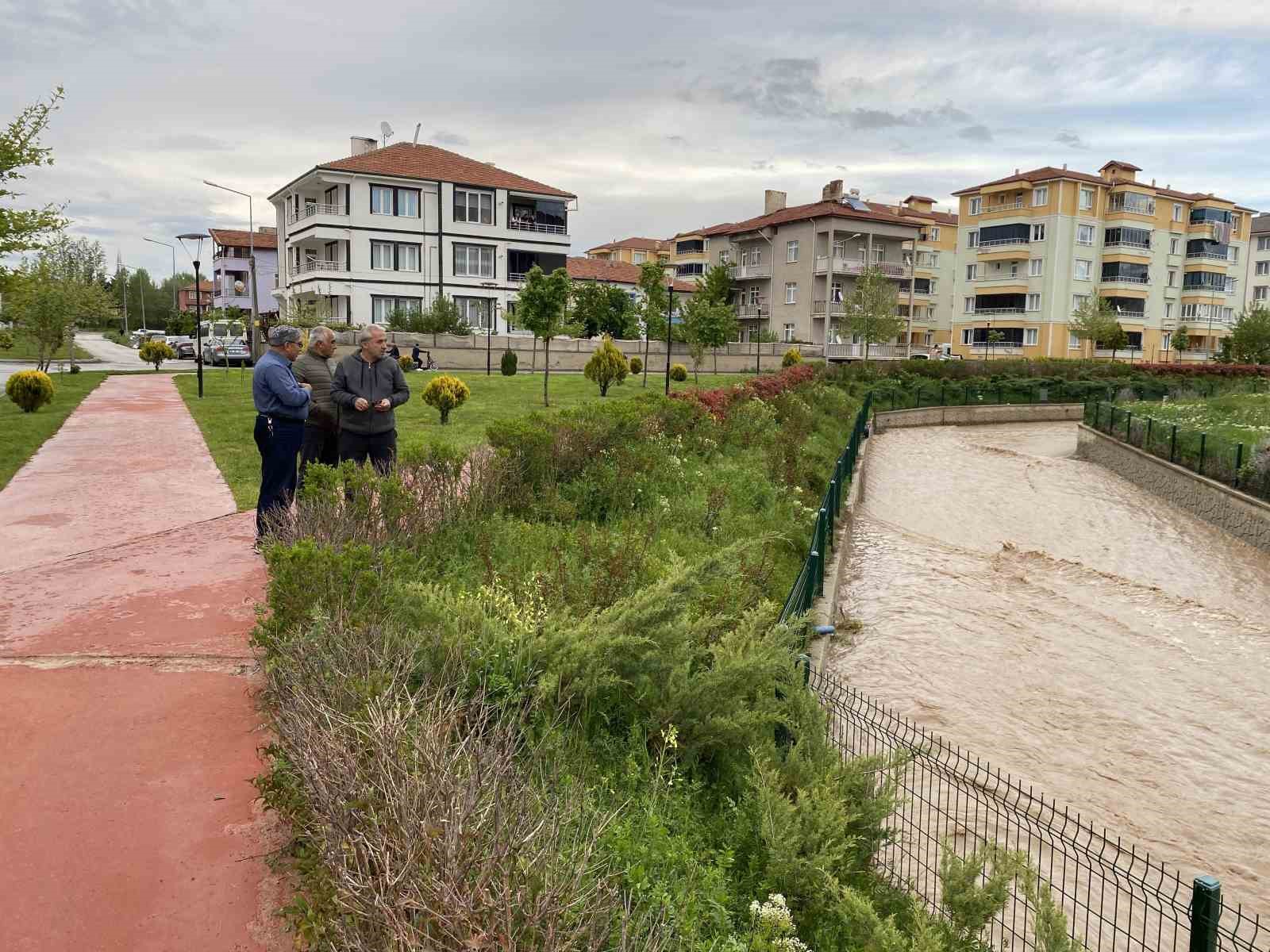 KURUYAN DELİBAŞ DERESİ 25 YIL SONRA YENİDEN COŞTU