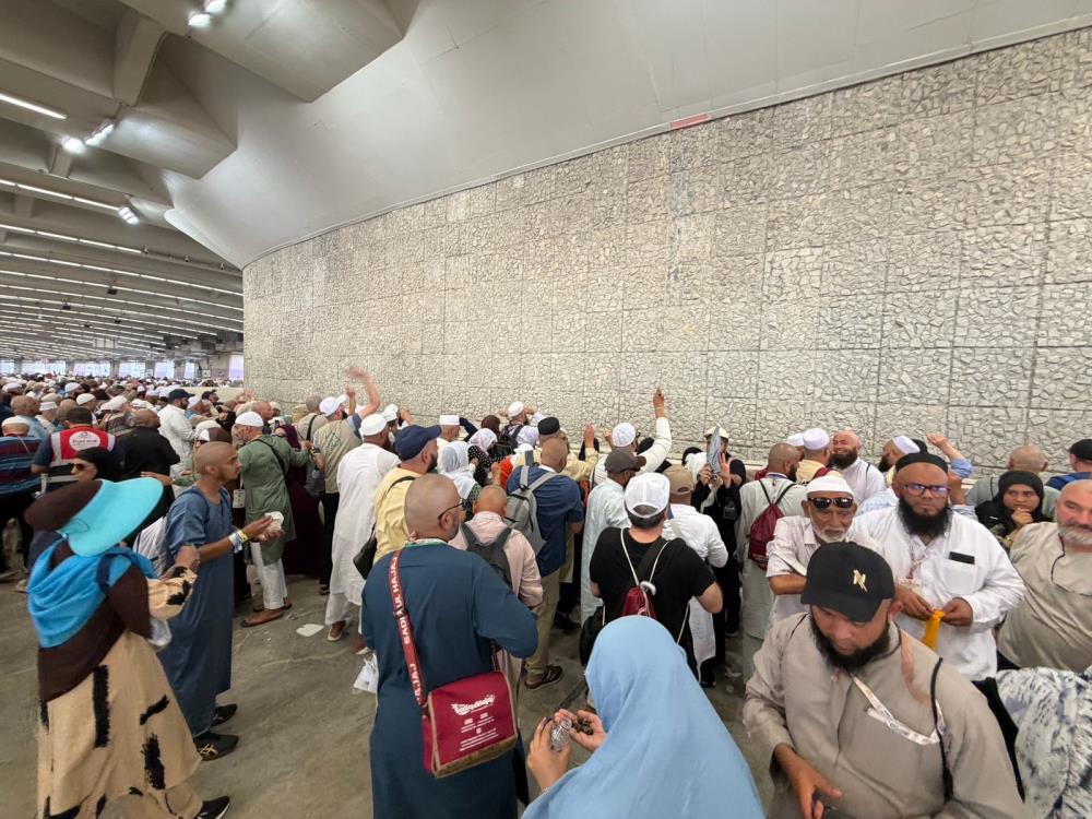 ŞEYTANI TAŞLADILAR, HACCI TAMAMLADILAR 