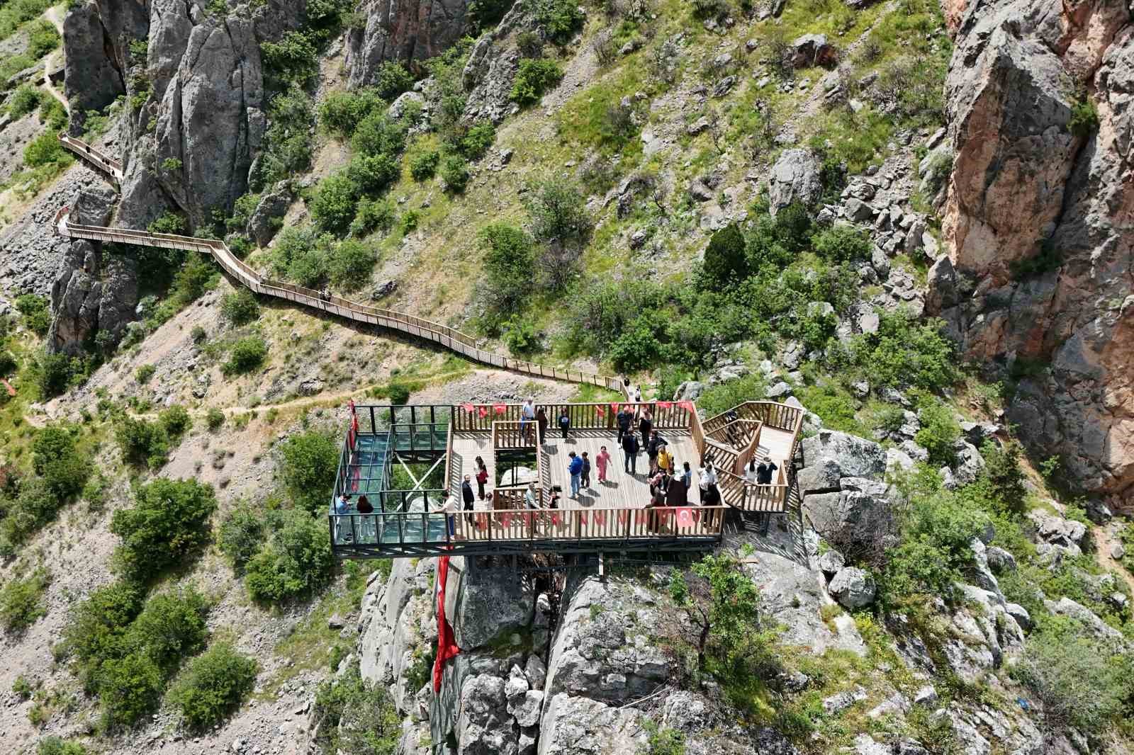 BAYRAM TATİLİNDE KAZANKAYA KANYONU’NA ZİYARETÇİ AKINI YAŞANDI 