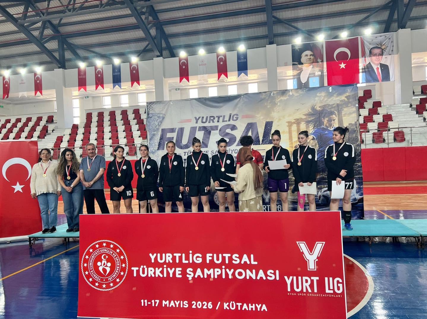 KIZ FUTSAL TAKIMIMIZ KÜTAHYADA TÜRKİYE ŞAMPİYONLUĞUNU KAZANDI