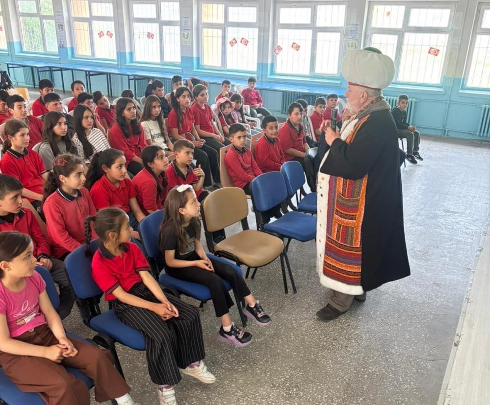 MUSABEYLİLİ ÖĞRENCİLER TEMSİLİ NASRETTİN HOCA İLE SÖYLEŞTİLER