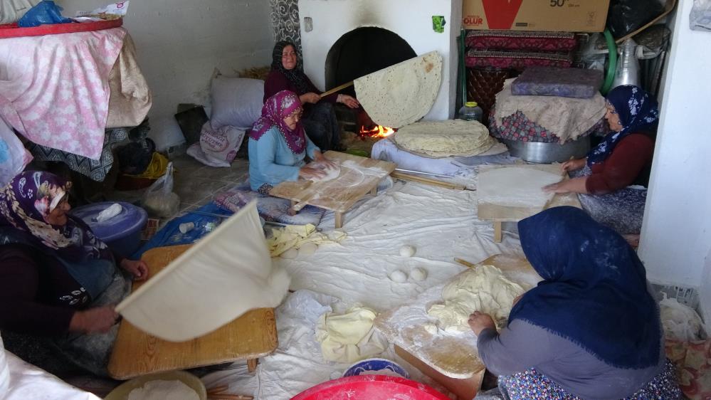 AYDINCIKTA İMECE USULÜ YÖRESEL YUFKA EKMEK ÜRETİMİNE BAŞLANDI