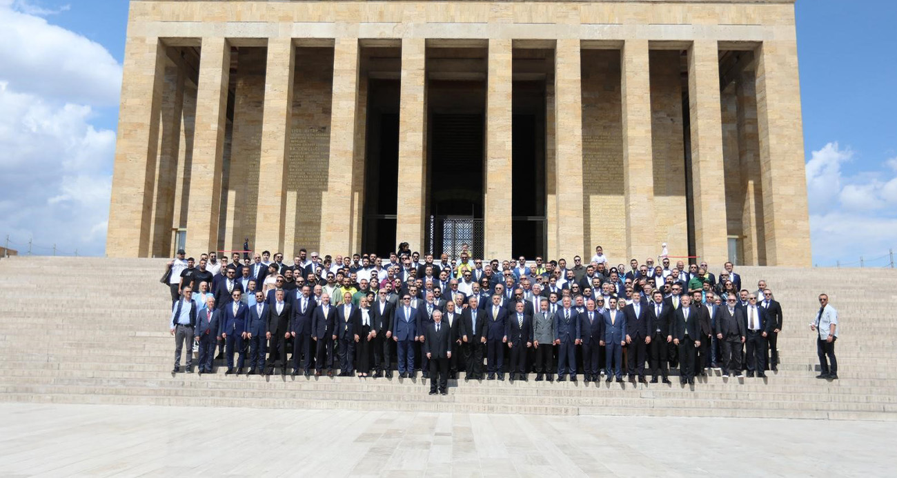 AZİZ YILDIRIM, ANITKABİR’İ ZİYARET ETTİ 
