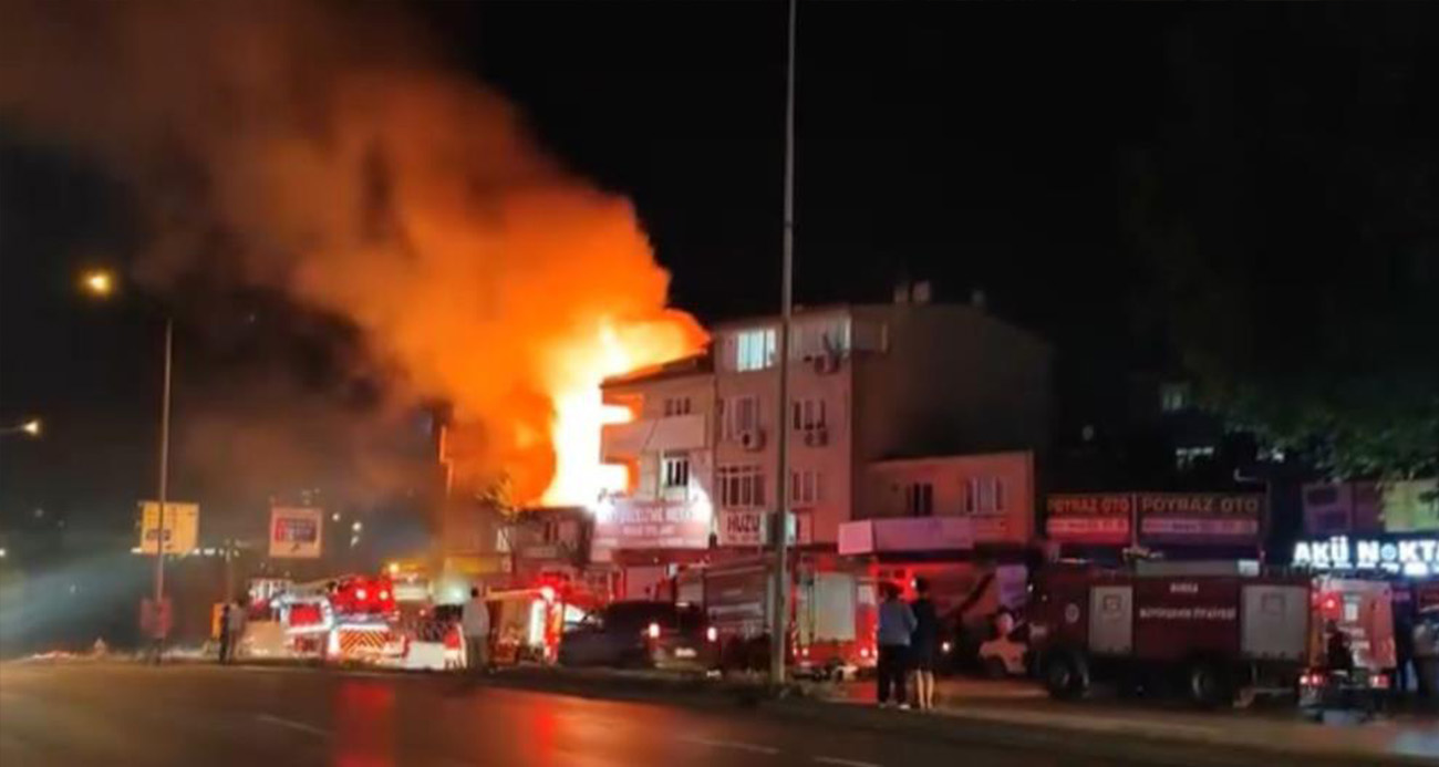 BURSA’DA İKİ KATLI EV ALEV TOPUNA DÖNDÜ 