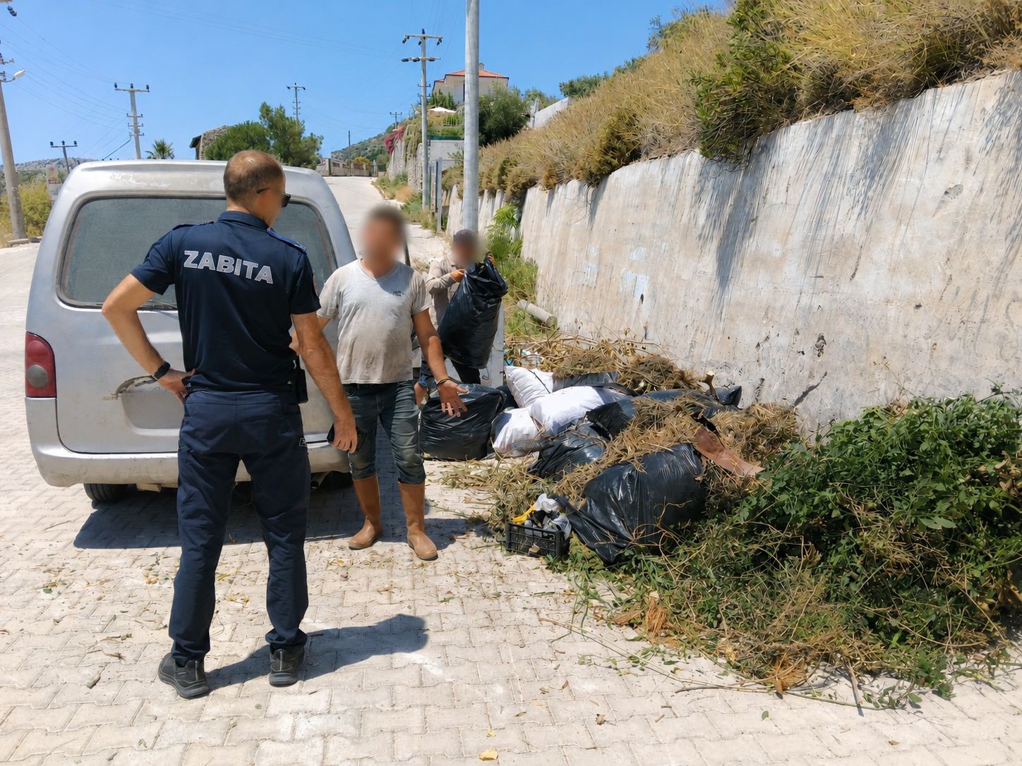 YOL KENARINA ATIK BIRAKANLARA CEZAİ İŞLEM UYGULANDI