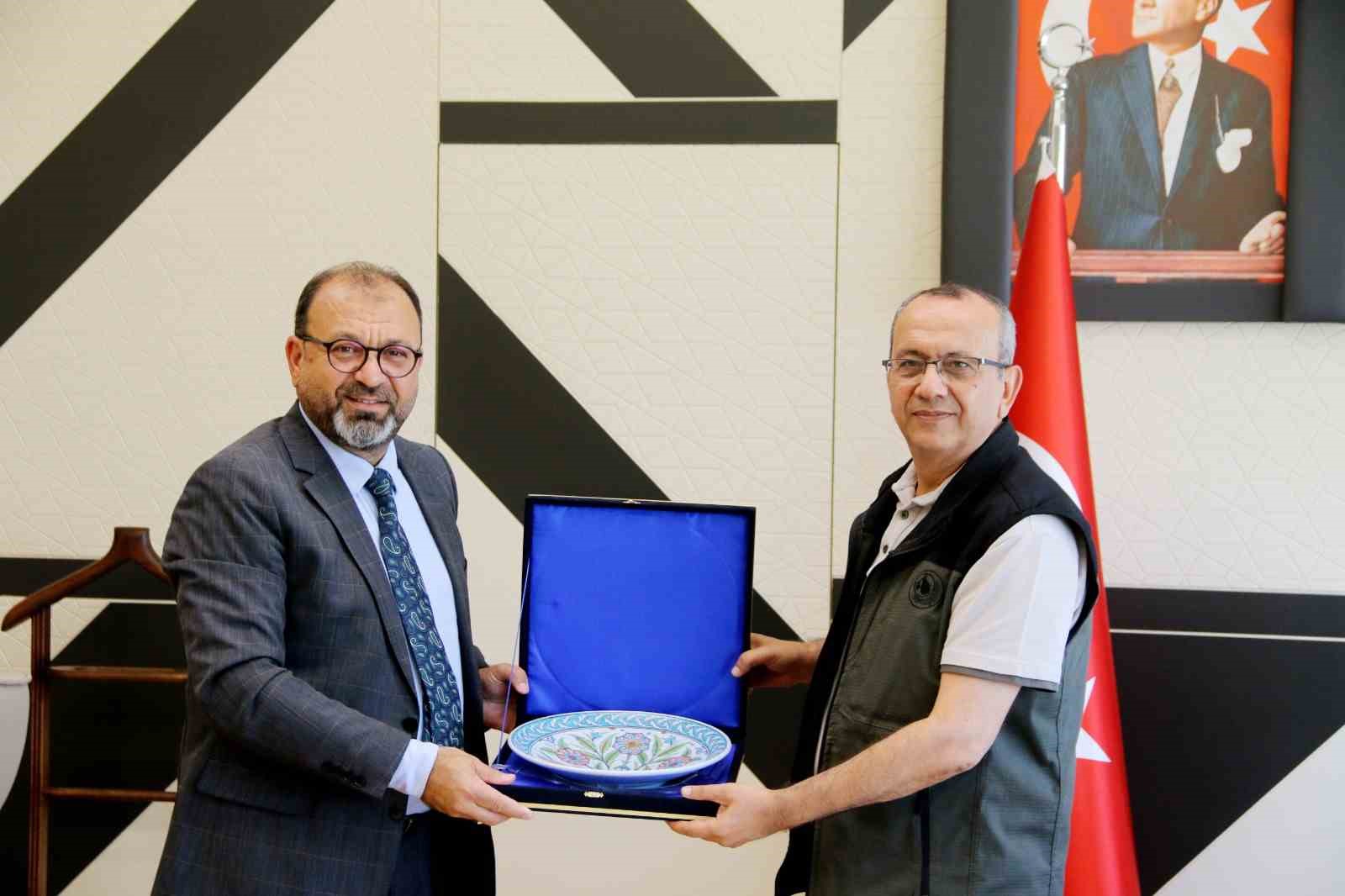 KÜTAHYA OSB’DEN ORMAN BÖLGE MÜDÜRÜ YUSUF KARARTI’YA ’HAYIRLI OLSUN’ ZİYARETİ