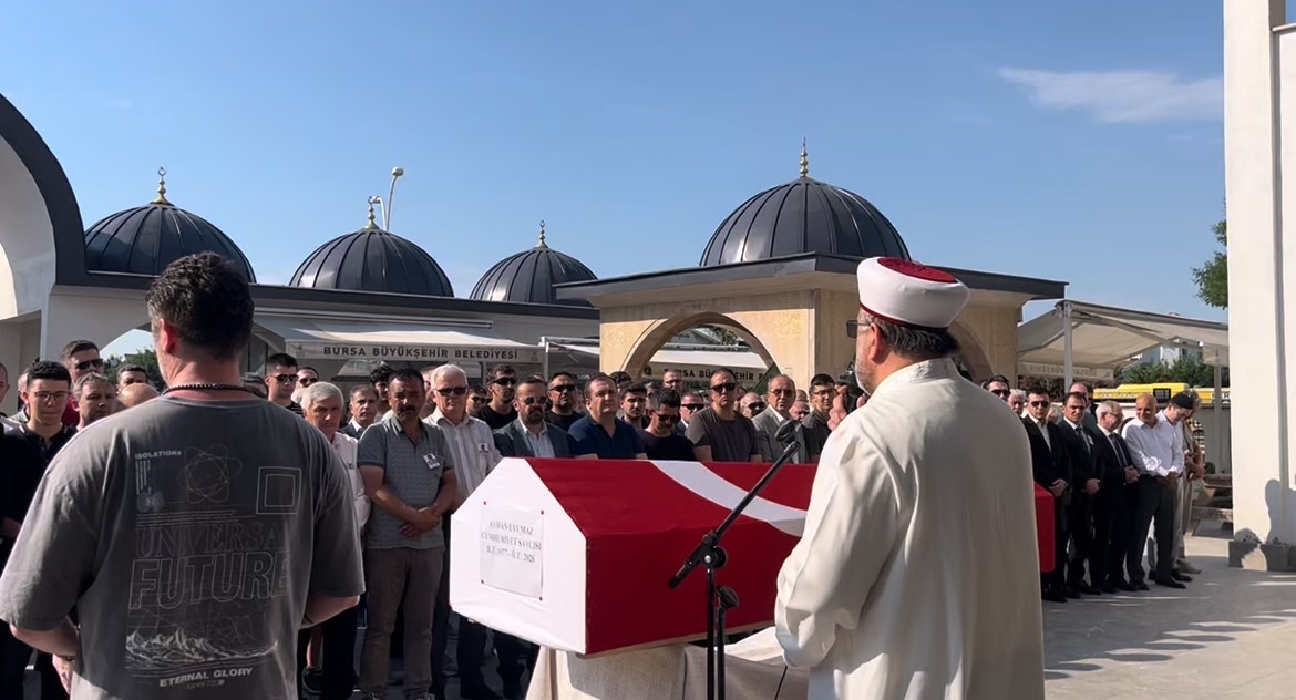 DURUŞMADA KALP KRİZİ GEÇİREREK HAYATINI KAYBEDEN CUMHURİYET SAVCISI SON YOLCULUĞUNA UĞURLANDI