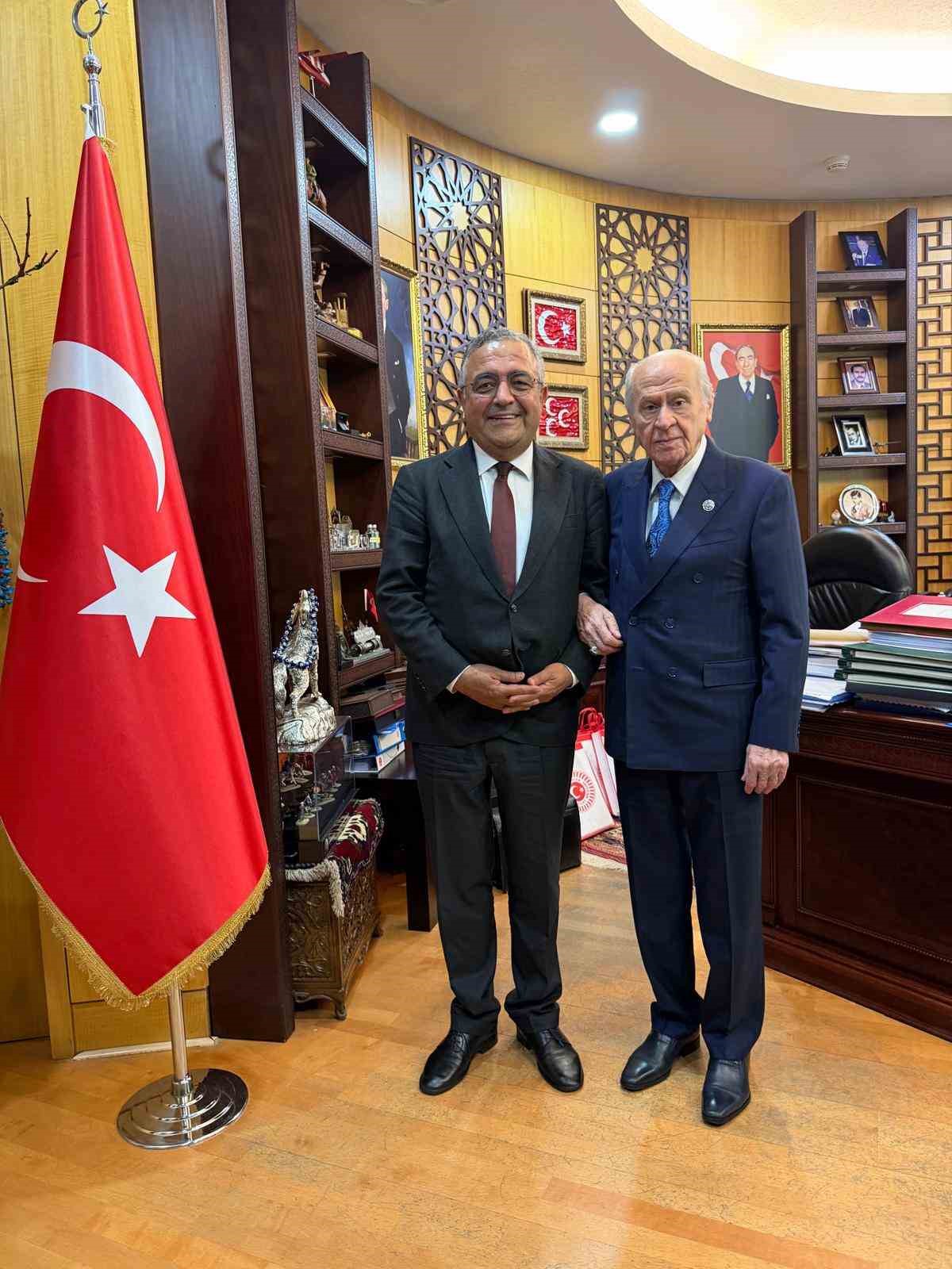 MHP LİDERİ BAHÇELİ, DİYARBAKIR MİLLETVEKİLİ TANRIKULU İLE BİR ARAYA GELDİ