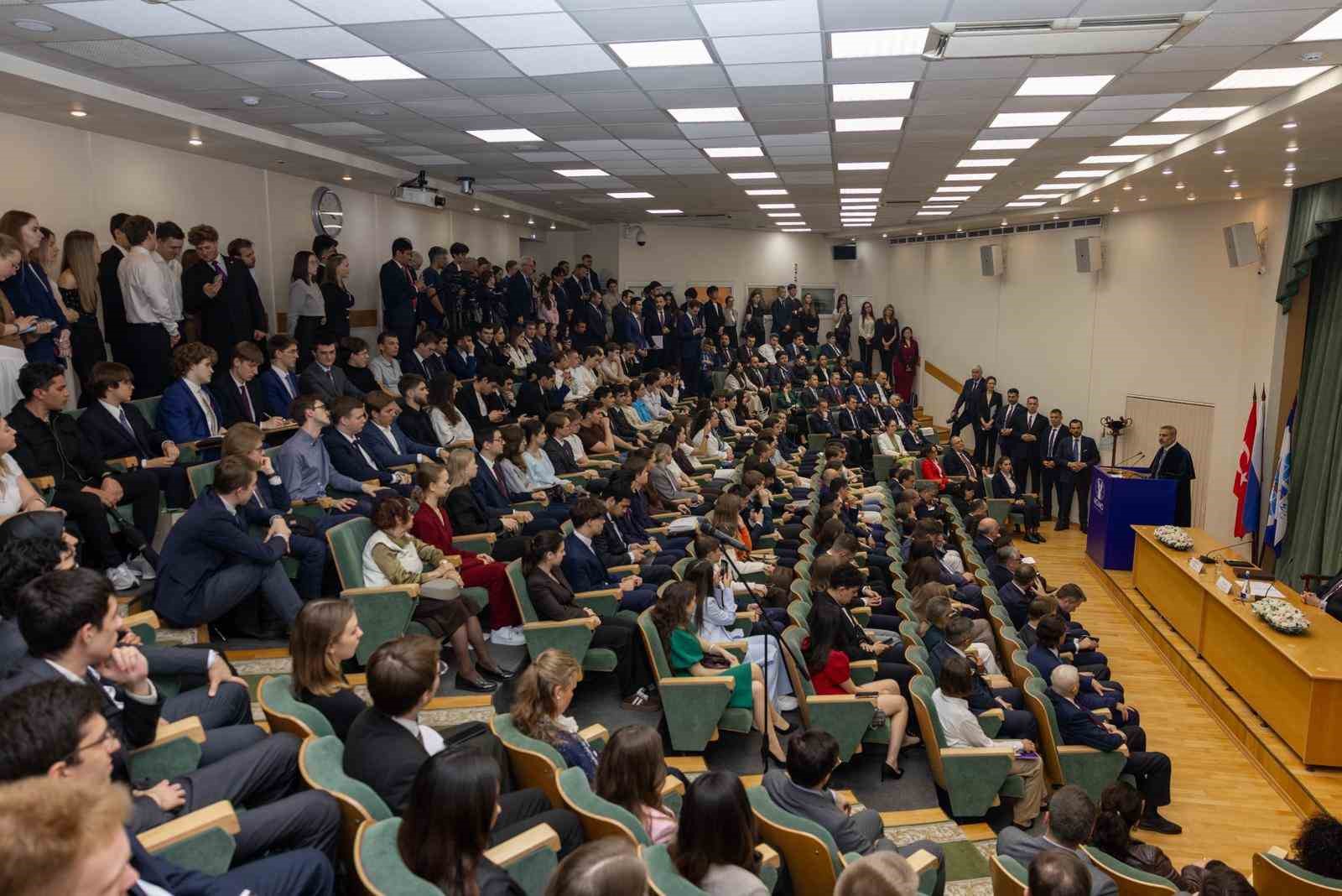 BAKAN FİDAN’A MOSKOVA DEVLET ULUSLARARASI İLİŞKİLER ENSTİTÜSÜ’NDEN FAHRİ DOKTORA ÜNVANI