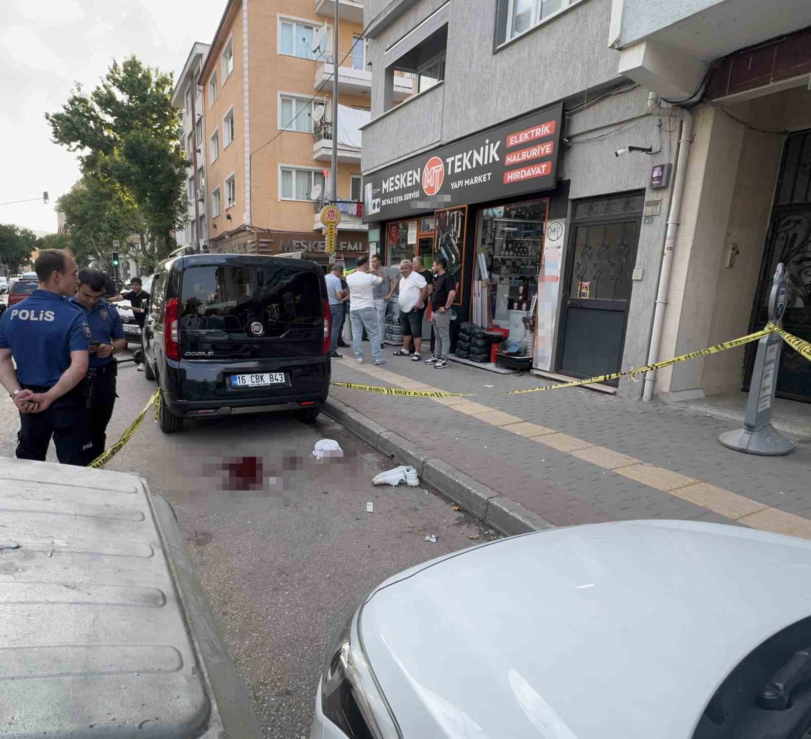 SOSYAL MEDYADA BAŞLAYAN HUSUMET KANLI BİTTİ: 22 YAŞINDAKİ GENÇ ÖLDÜRÜLDÜ