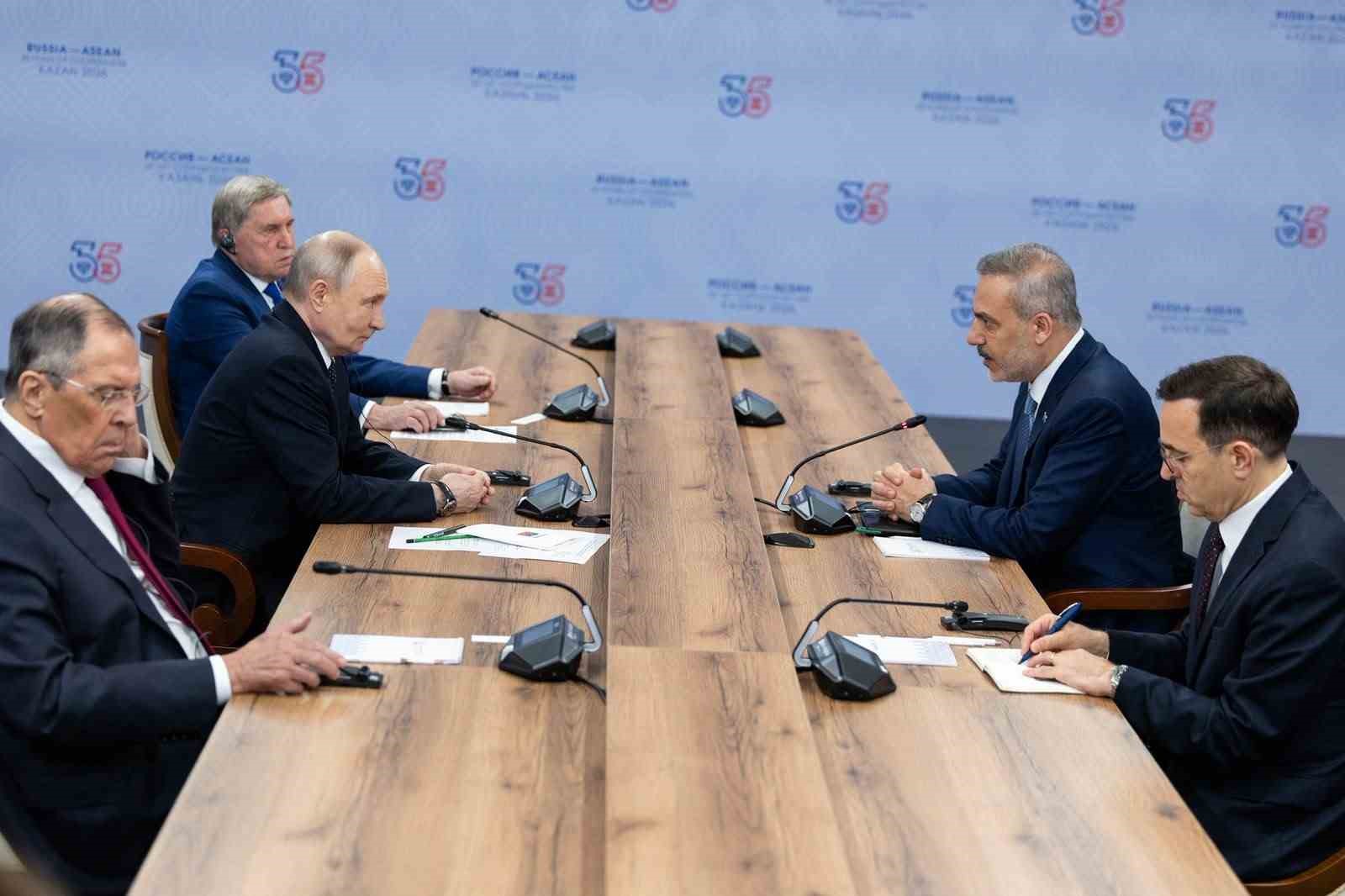 BAKAN FİDAN, RUSYA DEVLET BAŞKANI PUTİN İLE GÖRÜŞTÜ