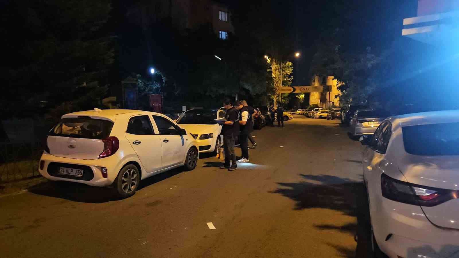 EYÜPSULTAN’DA PARKTA SİLAHLI SALDIRI: 3’Ü AĞIR 5 YARALI