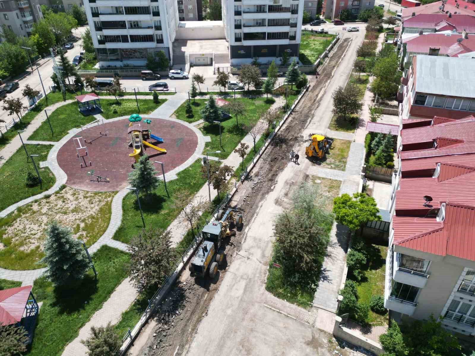 AZİZİYE’DE ASFALT SEFERBERLİĞİ BAŞLADI