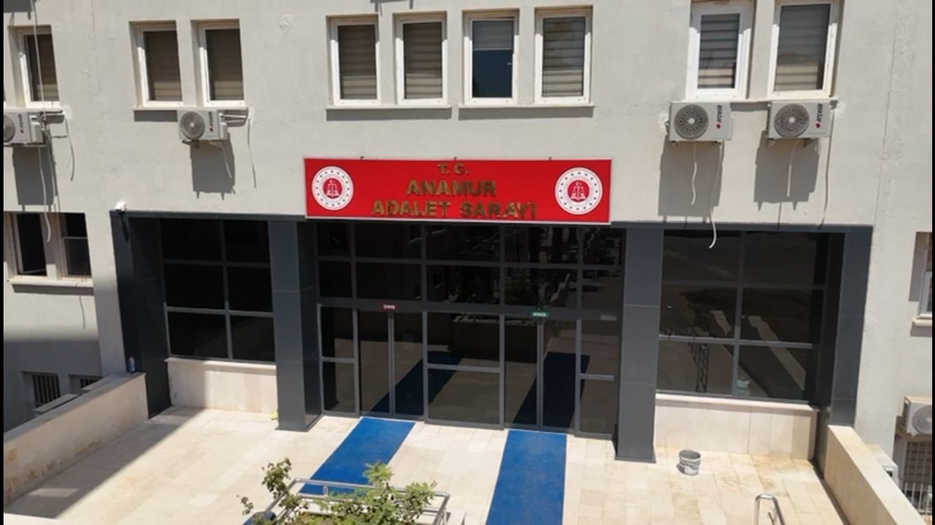 YAŞLI KADINI BAĞLAYIP GASP EDEN ŞÜPHELİ KADIN YAKALANIP TUTUKLANDI