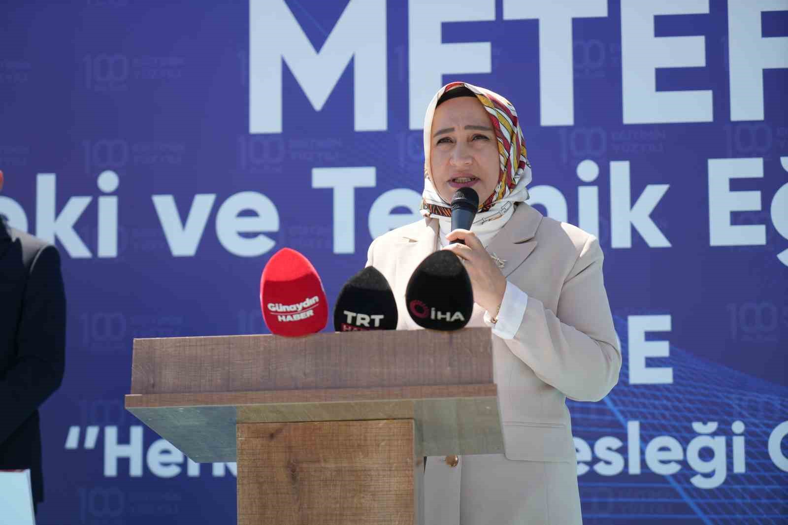 MESLEKİ EĞİTİM FUARI’NDA ÖĞRENCİLER PROJELERİNİ TANITTI